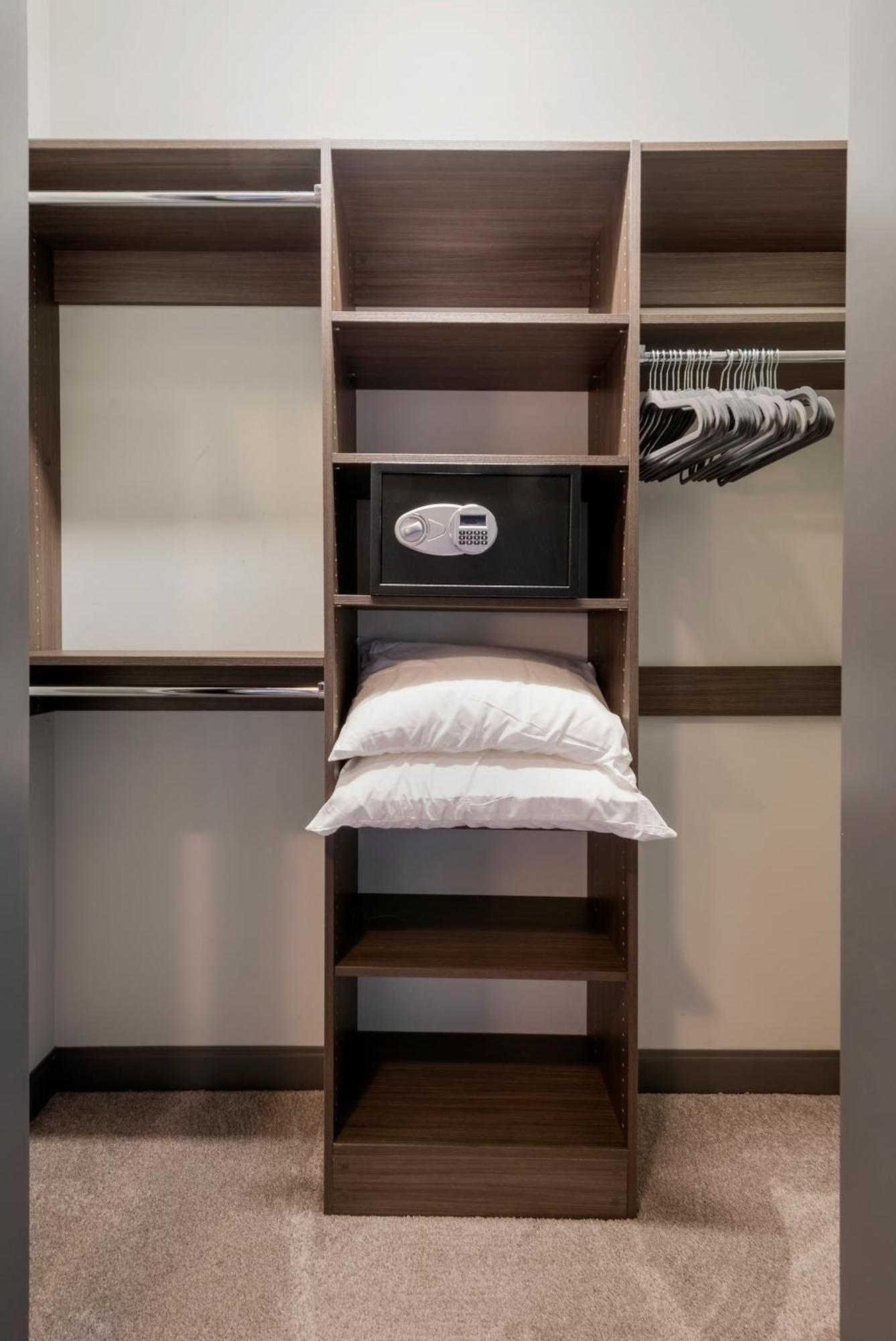 Experience Downtown Chicago At Millennium - Luxury Apartments In The Loop 客房 照片